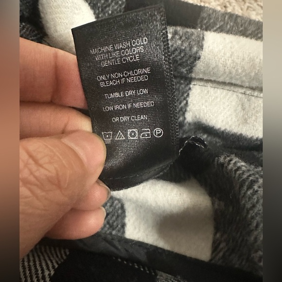 Ali Miles Black and White Plaid Cape size 2X - Picture 6 of 8